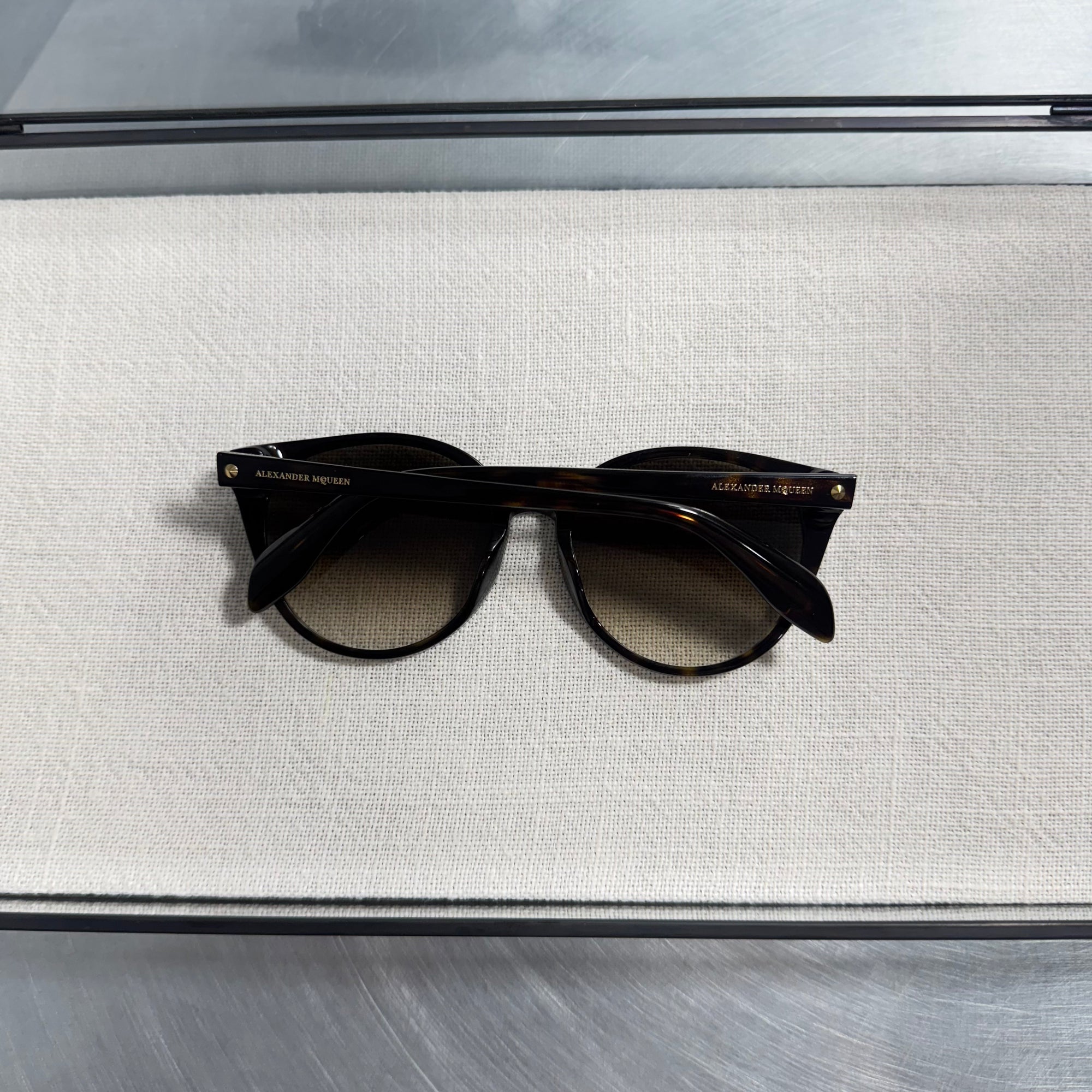 Óculos de Sol Feminino Alexander McQueen 0130S-002