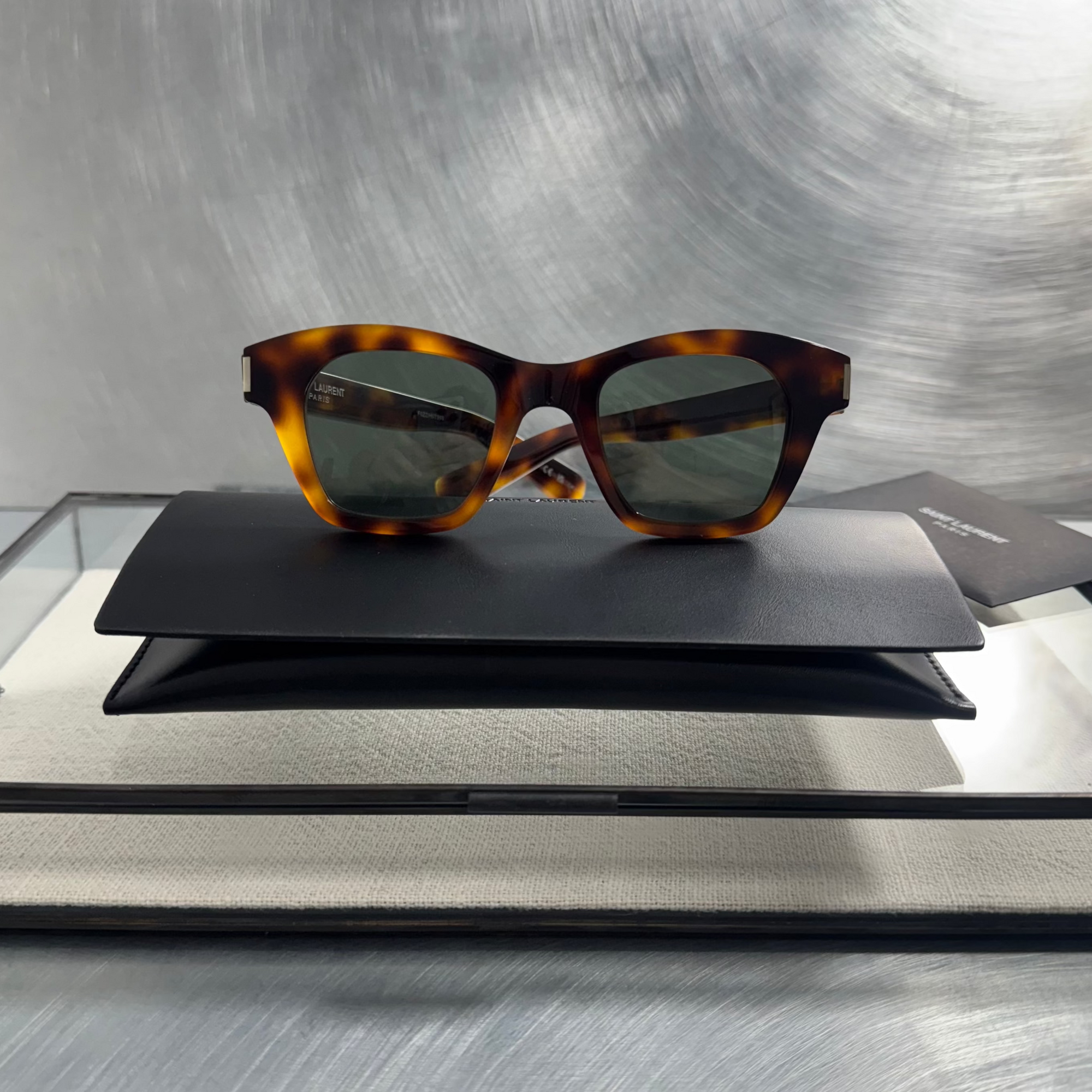 Óculos de Sol Saint Laurent 592-003