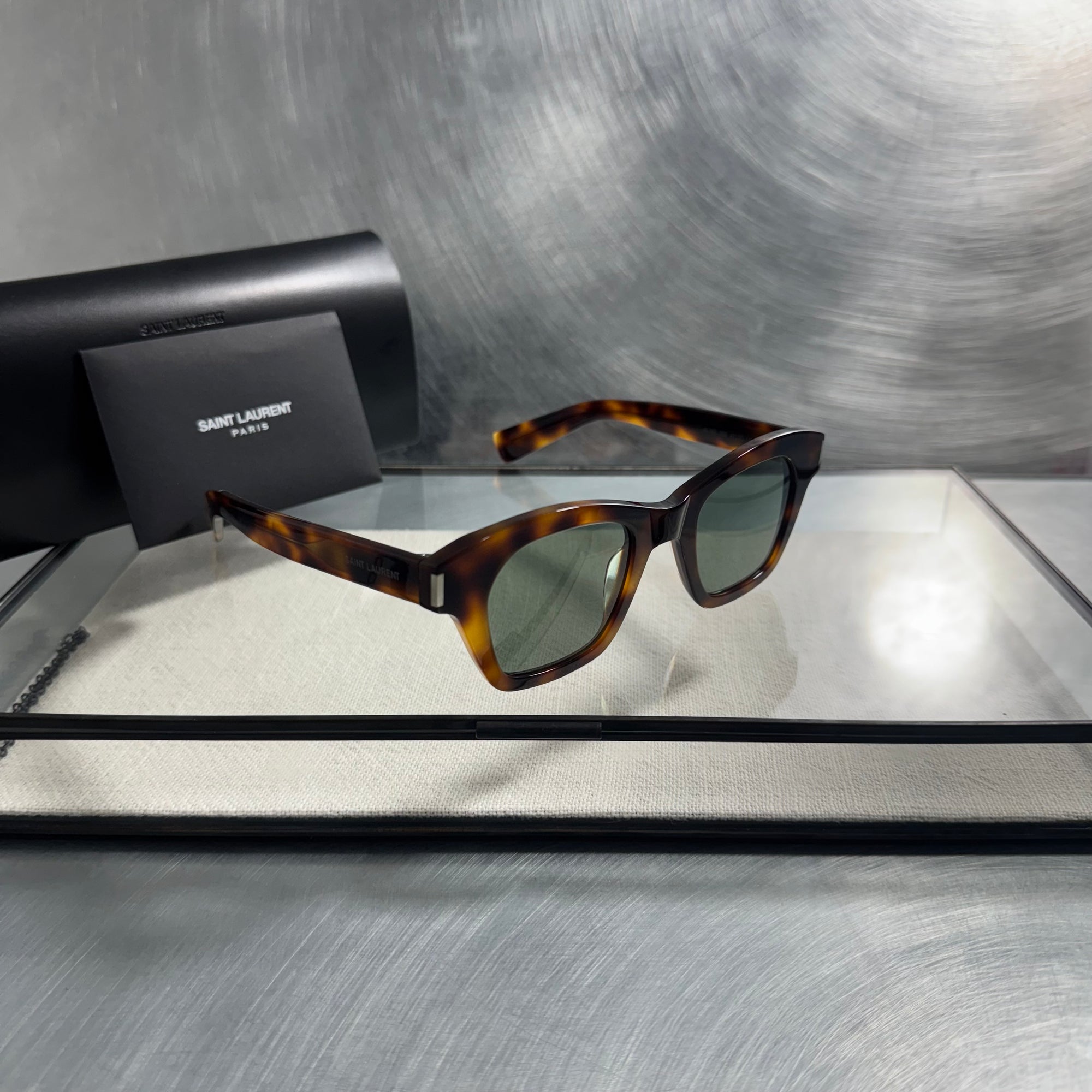 Óculos de Sol Saint Laurent 592-003